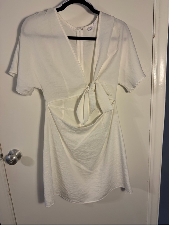 Somedays Lovin Tops - Somedays Lovin Ivory Tie-Front Short Sleeve dress Medium